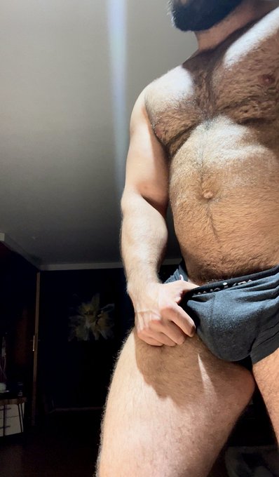 Watch Nik's leaked NSFW photo on TwXstars