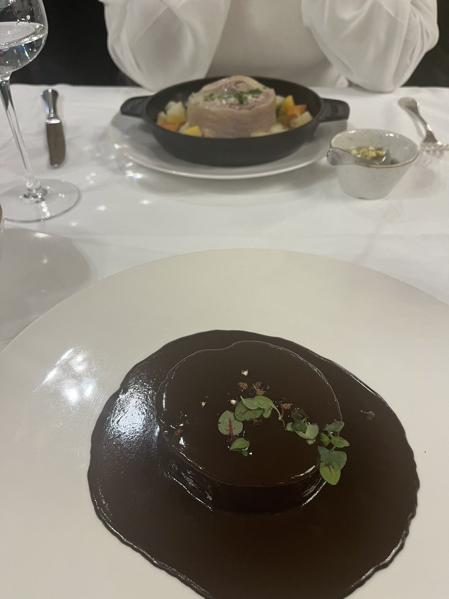 JayBee210621's tweet photo. Food for today! Paris, France 🇫🇷 
#froglegs #rabbitt #escargo https://t.co/9BE0i6s2jp