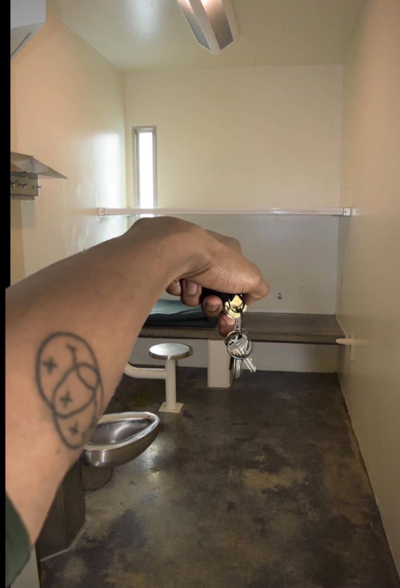 JevionP's tweet photo. new crib vibes https://t.co/un7dg8GTHt