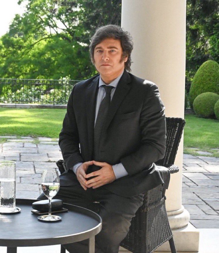 🚨🇦🇷 Algunas de las empresas CONFIRMADAS que vendrían a la Argentina a sentar bases, entre el año 2024 y 2025:

- IKEA
- Amazon
- Falabella
- eBay
- Starlink
- Walmart
- Hasbro

Comienza la reconstrucción Argentina.