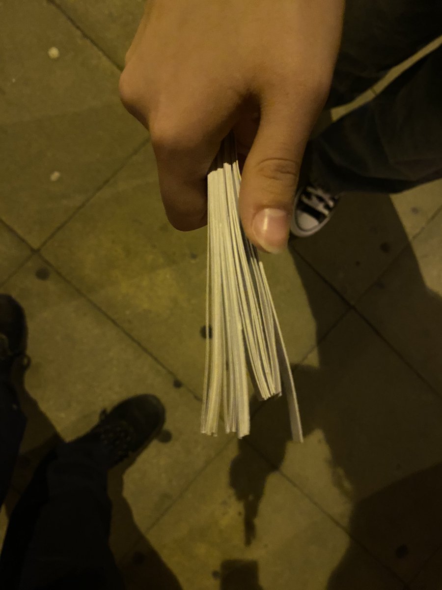 a minha irmã a dar prejuízo à perfumes e companhia