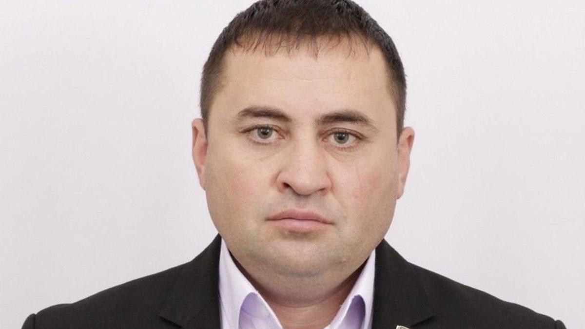 Putin's fascist United Russia party member & Tobolsk city assembly member Vladimir Egorov was defenestrated out of the 3rd floor window of his own house. In 2016 he was sentenced to 2 years of correctional labor for corruption but avoided punishment due to statute of limitations.