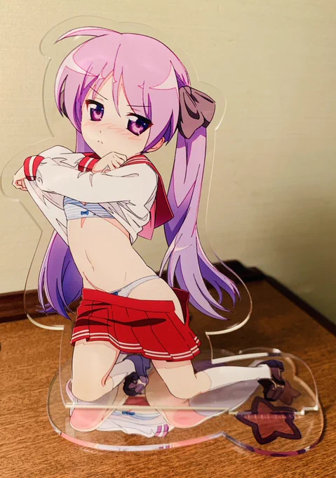 【ご案内】冬コミで再販予定だった『かがみん・アクリルスタンド』について、通販の受付を行います。約20cm・特大サイズのアクスタは前後上下いろいろな方向から楽しめます。お申込は下記リンクより。よろしくお願いいたします※随時発送します。【詳細・お申込】 