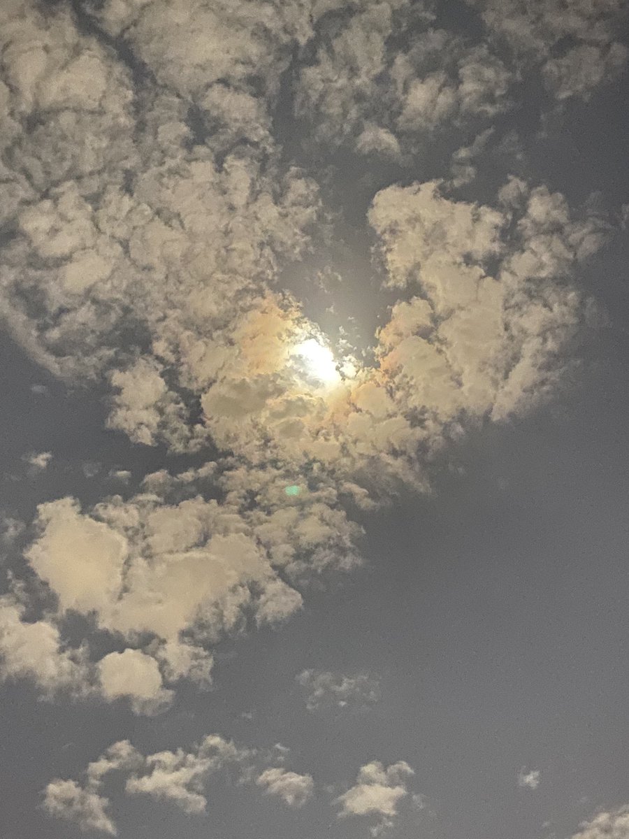 sha77qx's tweet photo. ☁️✨🌑 https://t.co/s3VnaDC9Nq