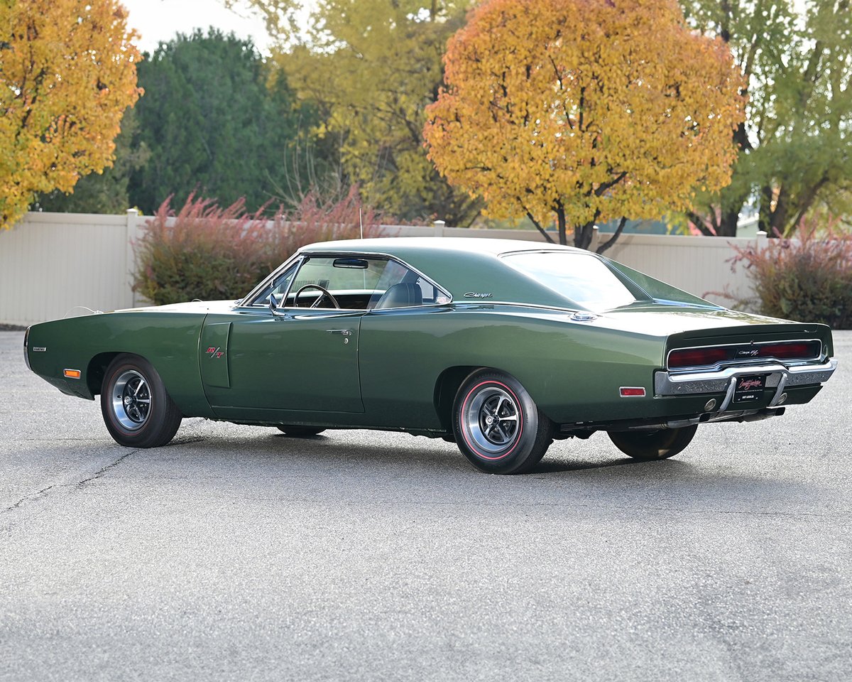 Barrett_Jackson's tweet photo. One of 112 built in 1970 and one of 56 built with the 727 #TorqueFlite automatic transmission, this 1970 @Dodge #HEMI #Charger R/T is a great car from the Frank Tiegs Collection. It will cross the auction block with No Reserve, January 20-28
Learn more: https://t.co/Y23DriIo1V https://t.co/SS1QAcjOp1