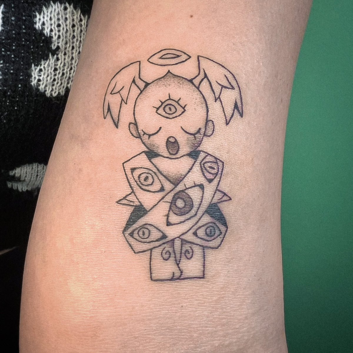 dustythesnowman's tweet photo. I began learning how to tattoo this year! It's been so fun learning how to draw on a new medium, and I've met so many awesome people through it 🥰

Check out my tattoo instagram! #tattoo

https://t.co/4WIWuNb2xt https://t.co/1u4IhUXTUt