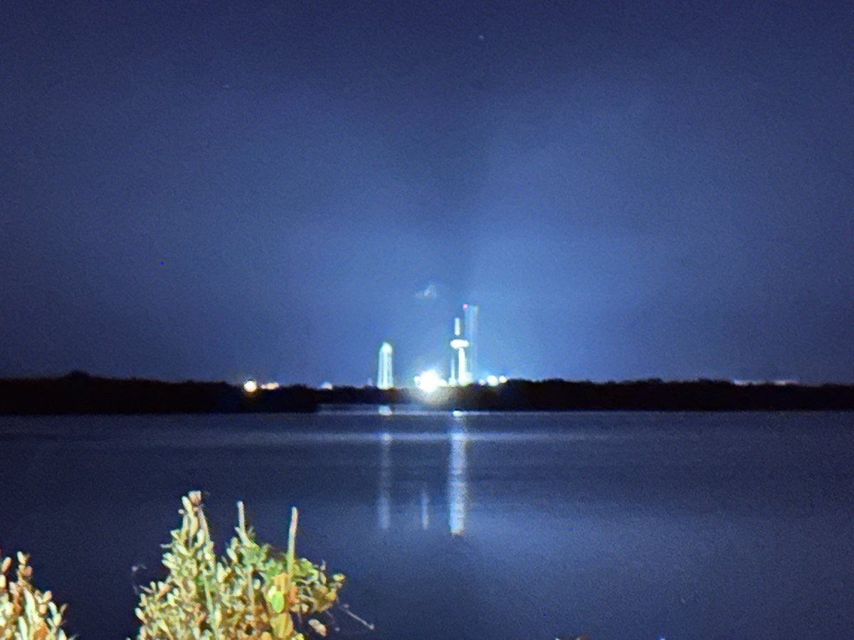 namtrok's tweet photo. @Erdayastronaut Oh so excited Tim. I’m at the banana creek viewing. KSC had so many problems with the volume of people today. They’re expecting 5k people in the stands for this one! https://t.co/DDmjX23TvW