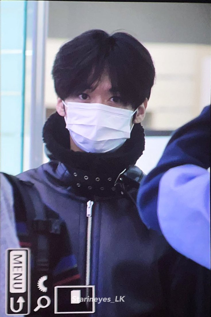 gyoja_stay's tweet photo. 무스탕도좋은데
그안에스투시반팔?
나지금또라이됨 https://t.co/133BXp2JK5