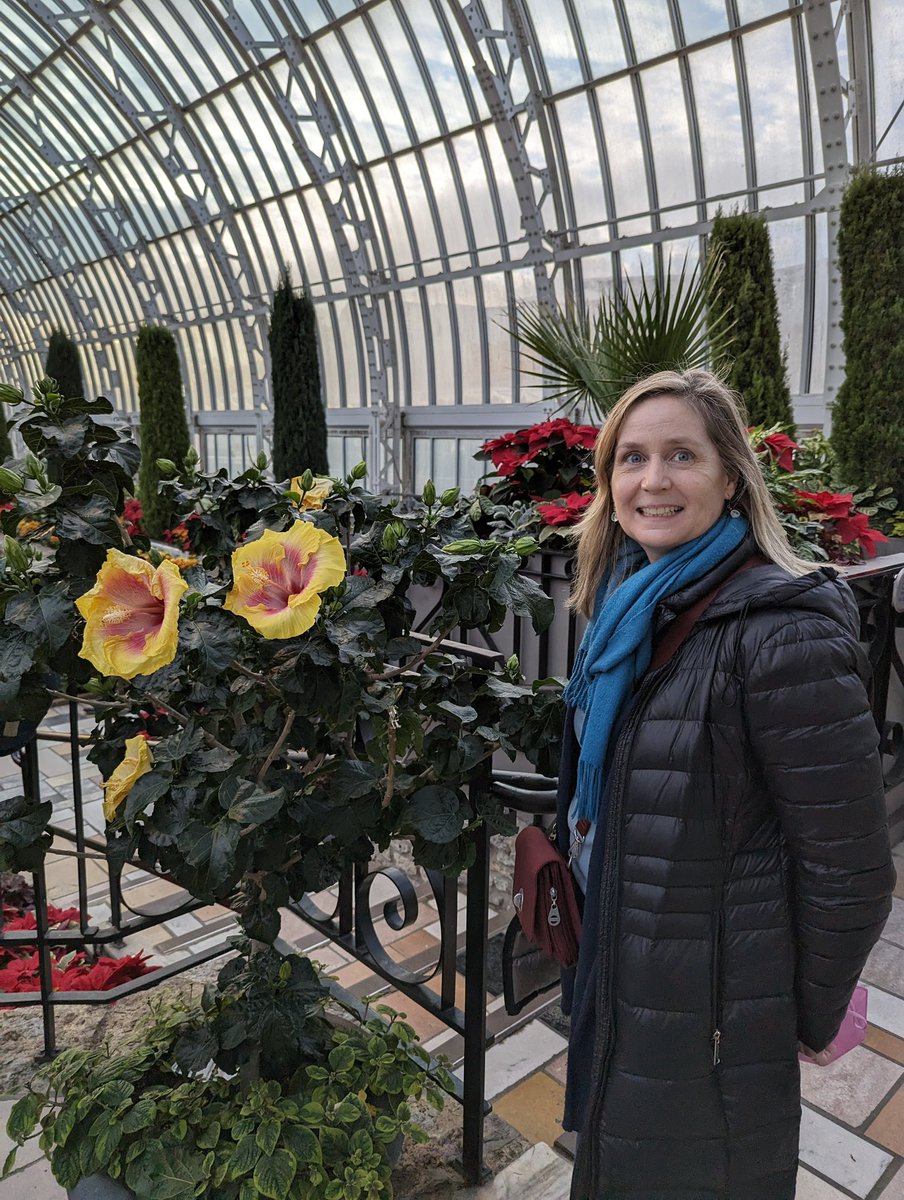 LucyRehmMN's tweet photo. I once heard that Rep. @newtgingrich loves how close you can get to the animals at Como Zoo and that Como is his favorite zoo. 

I wonder how he ranks the Como Conservatory. I love how close you can get to the gardens, flowers, bonsai and Japanese zig-zag paths on a cold MN day. https://t.co/ZKNbcN03en