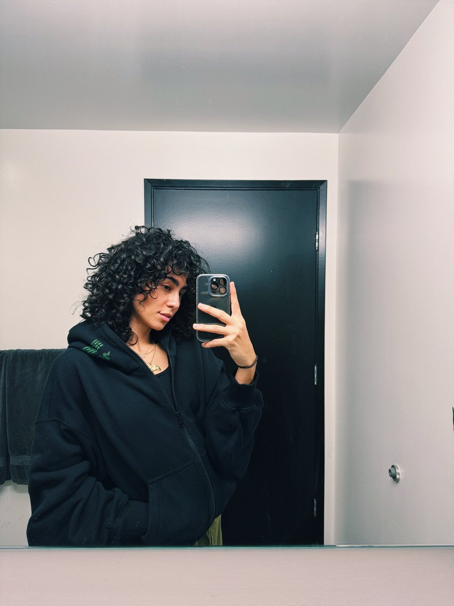 _modelmorg's tweet photo. huge s/o to @Razer @dolcegabbana &amp; @nessfps for the care package! 💚 https://t.co/WT6CIsmbq2