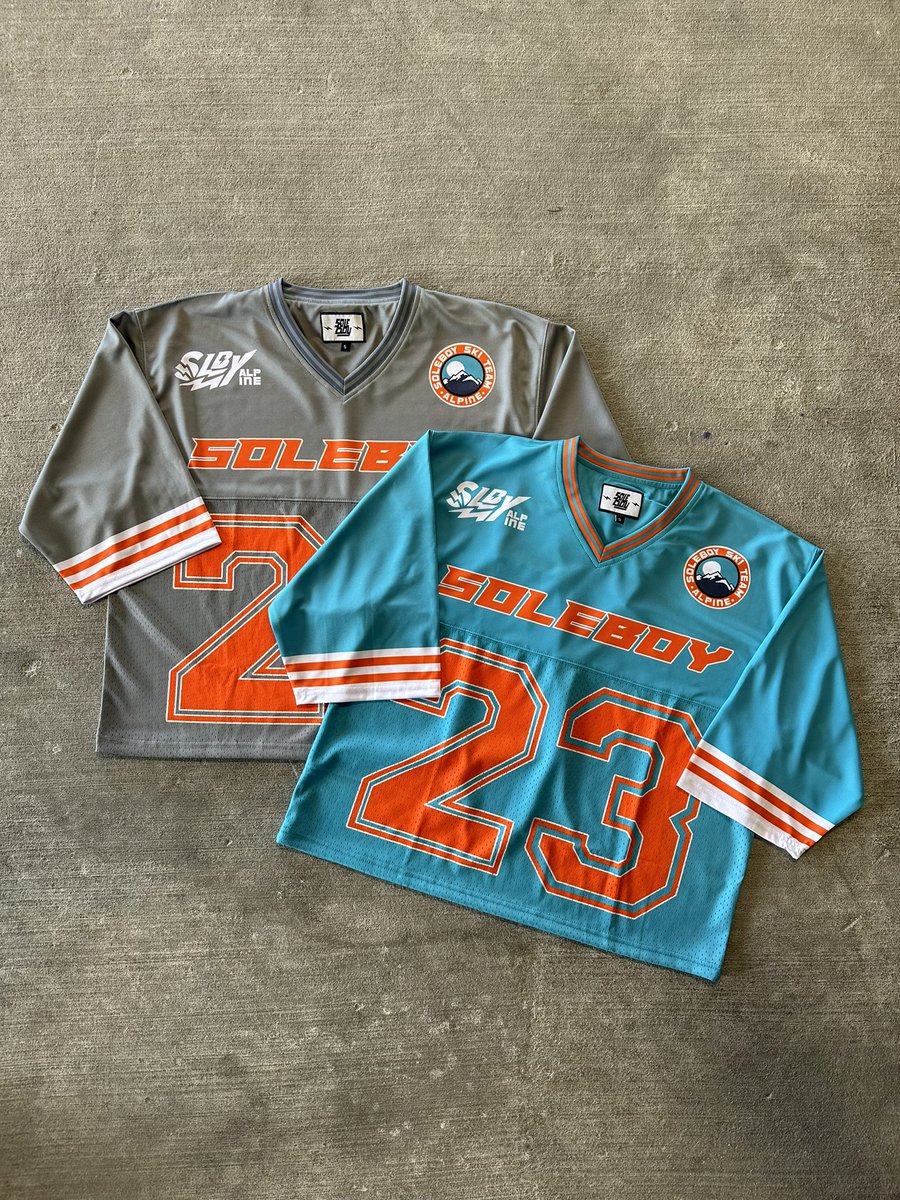soleboyclo's tweet photo. Alpine Ski Club Jersey ❄️ https://t.co/EILYMlbKVc