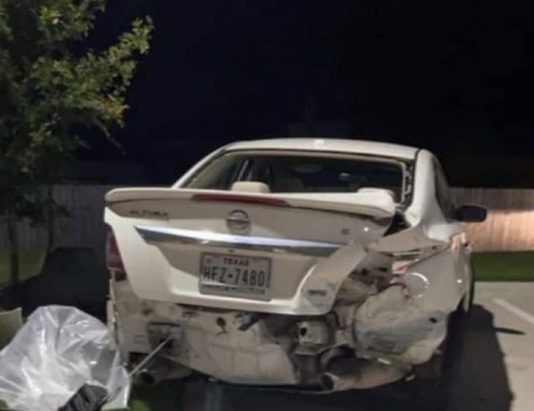 FredoInDaCut995's tweet photo. Her: I hit the curb on the way home but you can barely notice it

The car: https://t.co/2Aoq2MKyPf