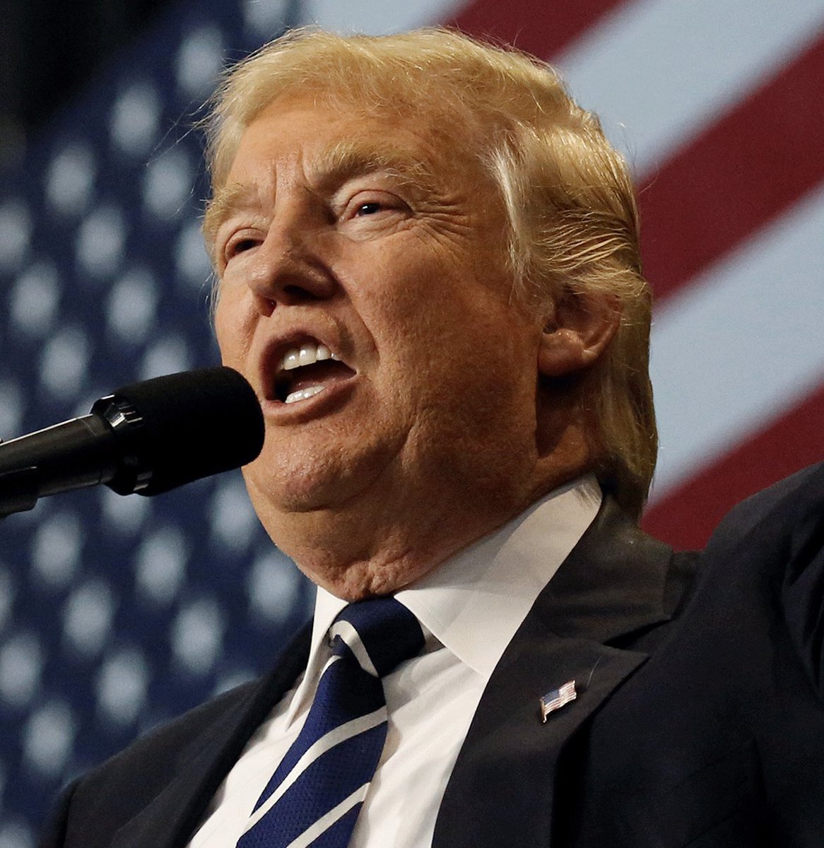 OccupyDemocrats's tweet image. BREAKING: Nuclear bombshell hits MAGA world as Maine officially bars Donald Trump from its state primary ballot — making it the second state in the country to do so over his insurrectionism.

This is code red for Trump's 2024 campaign...

Maine's Secretary of State Shenna Bellows…