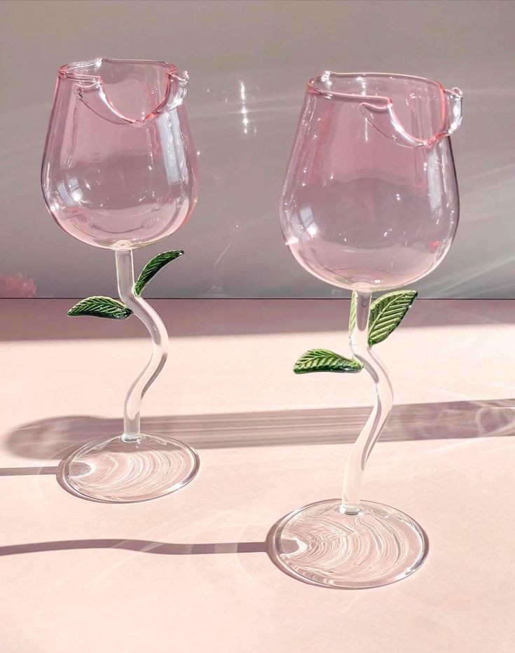 SpawnDeOfertas's tweet photo. 🪄 Parabéns vc ganhou um kit copo: Copos/canecas/taças diferentes que encontrei na shopee, a thread 🥃 https://t.co/zzWN8mw2Nd