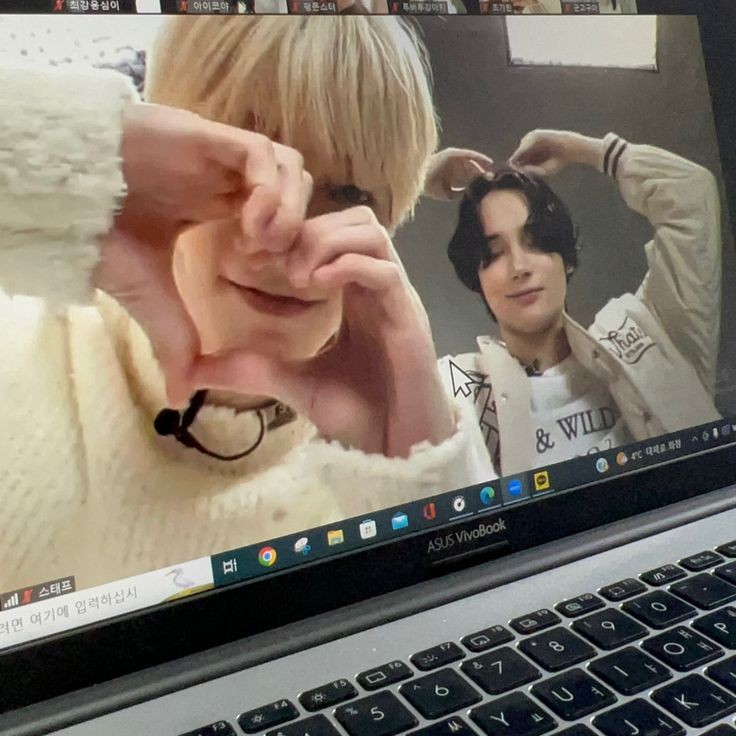 _tyunlvs's tweet photo. Busco mutis para interactuar ✩˚｡⋆
ults: txt → ot5
stan: lesserafim, skz &amp; twice !!
she/he | 08 line | 🇪🇦 
#kpoptwt quiero amiguear con gente ^^
↻ + ♡ = mutis https://t.co/yasBWFt2H1