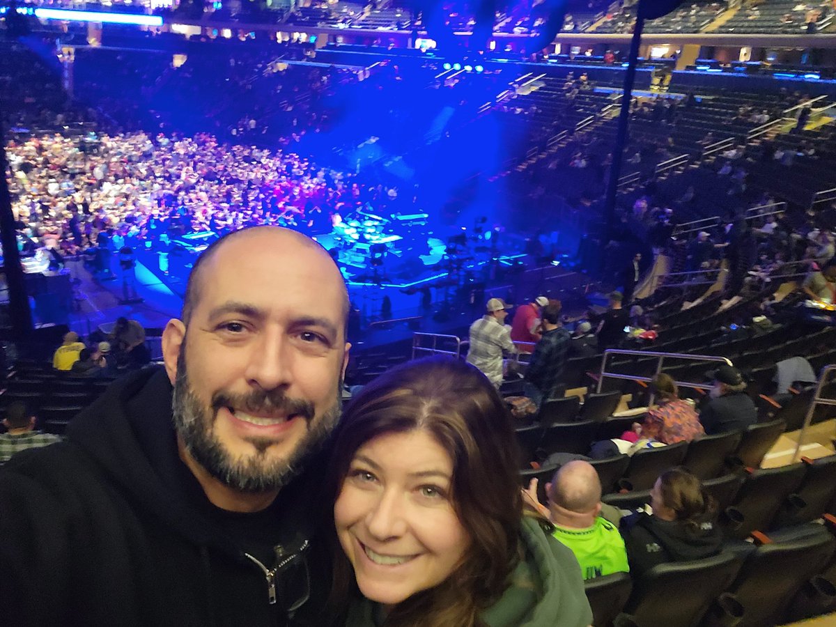 3RiversYeti's tweet photo. At the @phish show with my #1 @jesshomady . #MSG 
Was worried if we could still hang,  turns out these are the same people we saw Phish with 25 years ago. 😂😂 https://t.co/sAbOiEklDP