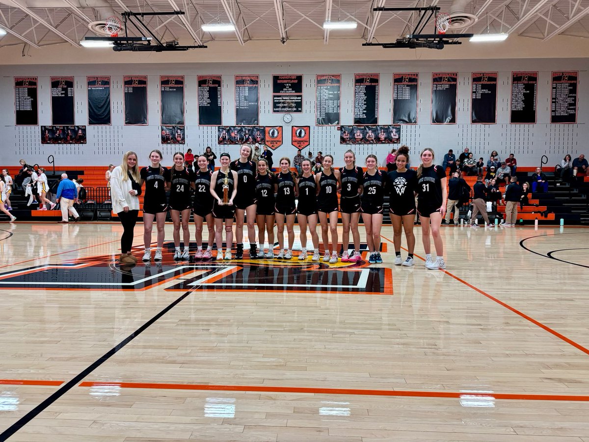 Hanover Tournament Champs!
SW 44- KD 14
Maci Shaffer - All Tournament Team
Carly Louey- Tournament MVP