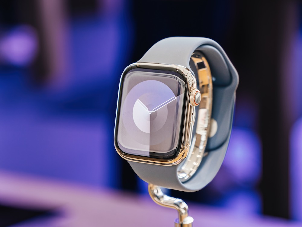 Your chance to get a free Apple Watch Series 9 with iDrop News. Win iPhone 15 Pro Max, iPad Air, Macbook Pro, Amazon Gift Card. 
Apple Watch Series 9 #Giveaway | Win a Free Apple Watch Series 9 with iDrop News idropnews.com/giveaways/appl…