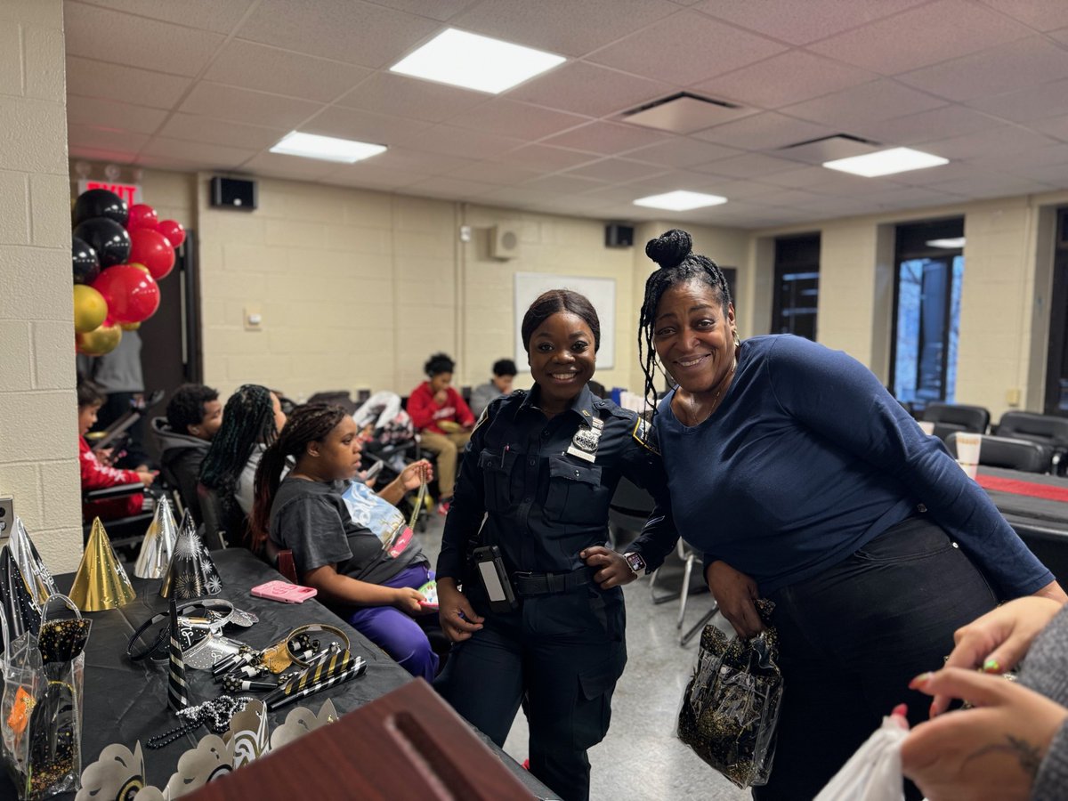 NYPD67Pct's tweet photo. Our incredible Youth Coordination Officers went above and beyond to spread holiday cheer and ring in the new year with a fantastic party for the kids! The event was filled with games, delicious food, refreshing drinks, and fun activities! 🎉
#NYPD4TheKids #HappyNewYear #YCO https://t.co/rcmBLeWuK5