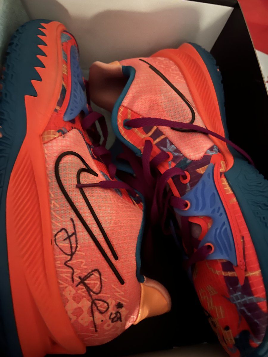 PGSportsNFT's tweet photo. 4th winner for the @D_Bo20 @Nike autographed sneakers is @Baconm77 🔥 https://t.co/PpfrUFgXAT