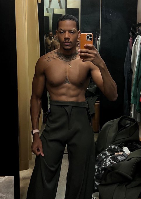 Watch Tarek Ali Ellis's leaked NSFW photo on TwXstars
