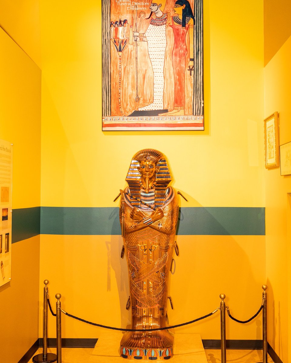 FuneralMuseum tweet media