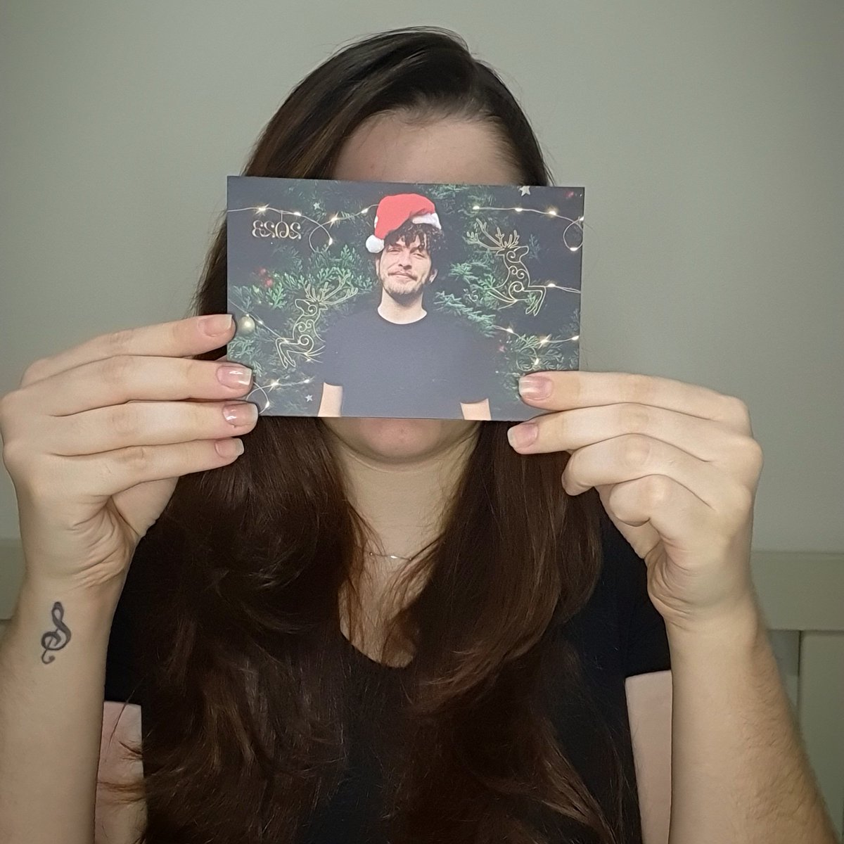 _camillandrade's tweet photo. Recebi uma cartinha do @bryanbehrr de boas festas e tô muito feliz! 🎉🎅🏻 Migo, ano que vem é nosso! 🫰🏻 https://t.co/o0fCSJR5gz