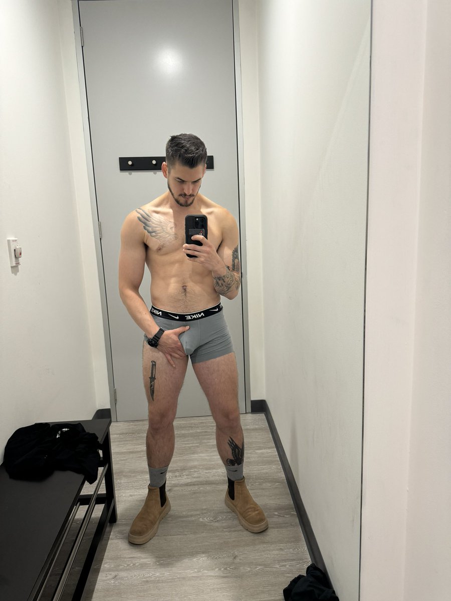 TommyToroxxx's tweet photo. How do my new undies look https://t.co/jDZgLFnfmS
