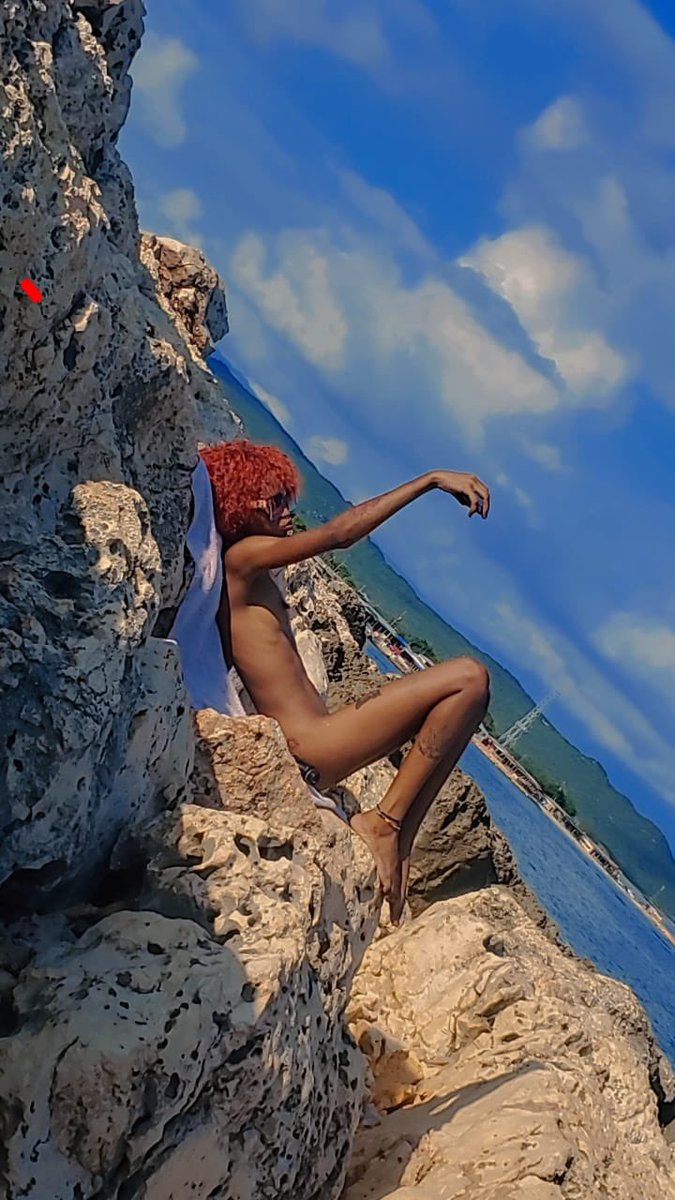 ModelSeductive's tweet photo. RT if you would fuck me here 😩💕💦 https://t.co/PsiBK3zHh0