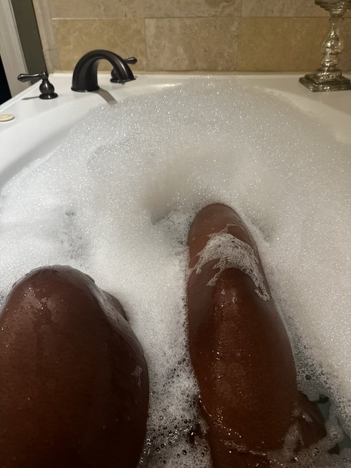 Bath Ritual before sex magic. https://t.co/EkbfcwXfTf<a href="/tag/sexpertcorner"class="tags"><span>#sexpertcorner</span></a>
