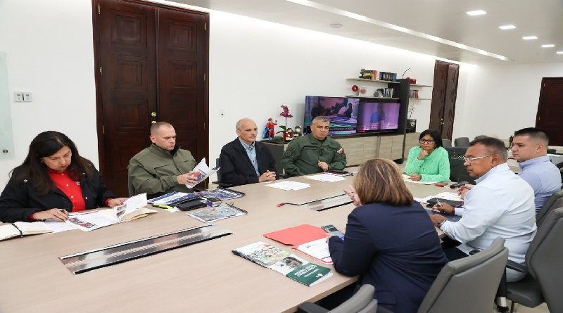 Sistema 1×10 del Buen Gobierno atiende más del 65 % de casos reportados goo.su/v2wZFUH
#VenezuelaSeRespeta