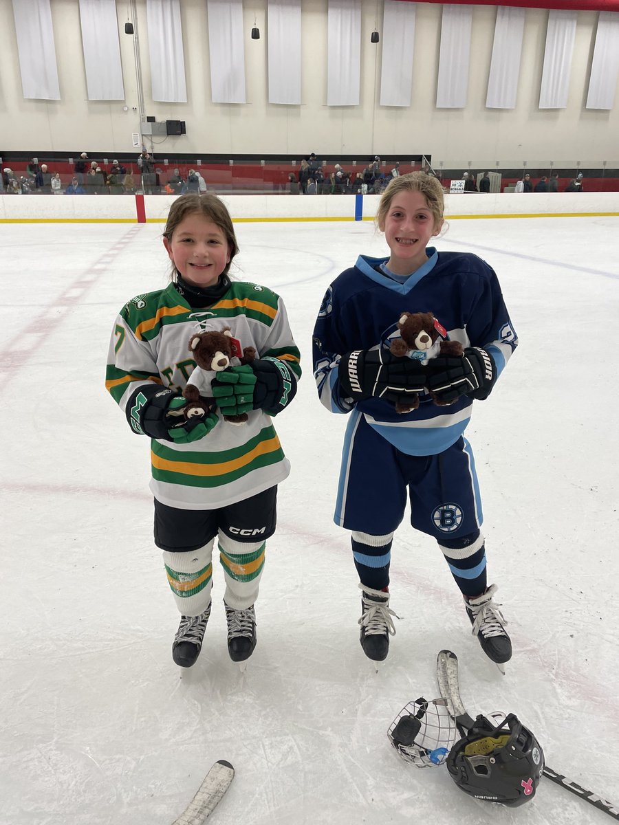 YouthHockeyHub's tweet photo. Danglefest 2023
10A

Blaine > Edina (3-2)

Players of the game 
Blaine’s Ariana Lindsay (2G/1A)
Edina’s Adriana Strangis (2A) https://t.co/62sNRmMNzS