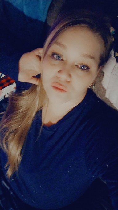 Hey sexy people, sorry I've been kinda absent, I'm still pretty sick so I've just been laying around