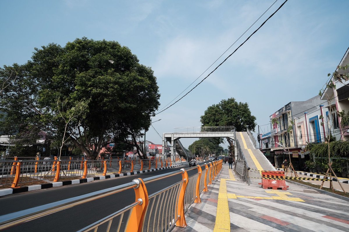 IdrisAShomad's tweet photo. 1. Alhamdulillah, Depok kembali menambah ruang publik yang berada di Jl Salak Kel Depok Jaya.

Ruang publik tersebut kita namakan Sungai Elok Cantik dan Menawan (SeCAWAN Depok). https://t.co/WoAnIHeKF5