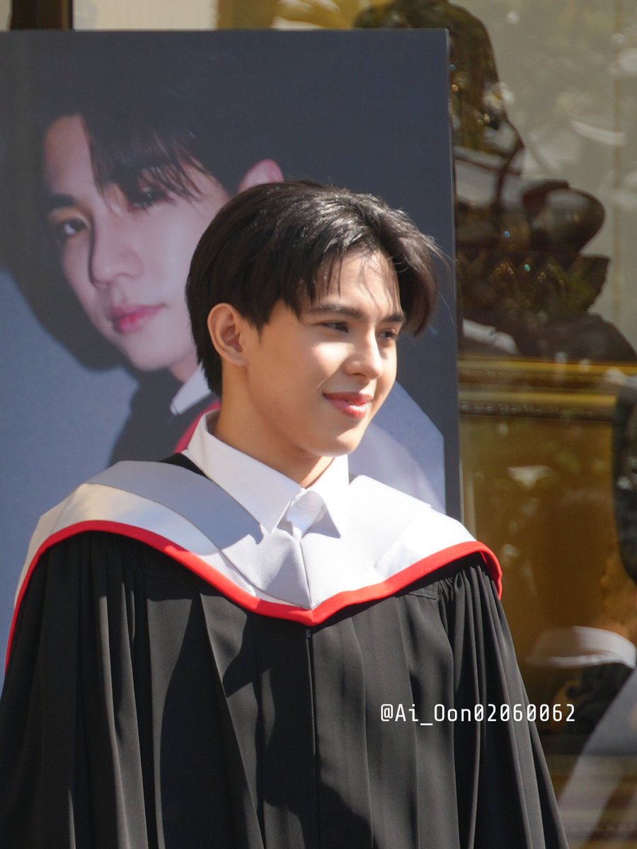 Ai_Oon02060062's tweet photo. #aj__chayapol
#DoubleJGraduation https://t.co/LjEgmKg4c2