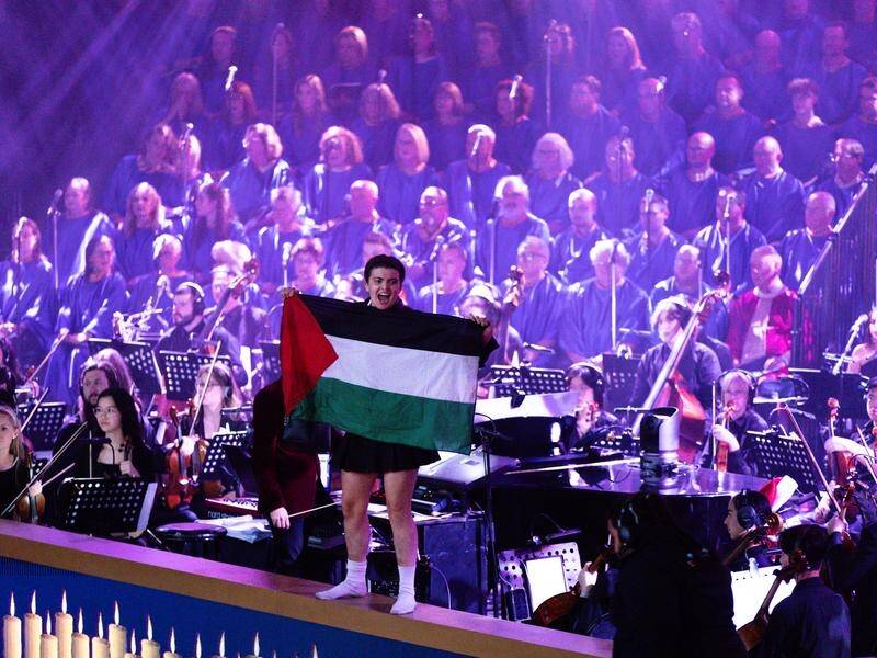 Asma_Panjshiri's tweet image. Aboriginal Voice activist bears a striking resemblance to Jew hater/pro-terrorism/pro-Hamas/pro-Gazan protester at #CarolsByCandlelight in Melbourne.  #RentACrowd #Leftards #Socialism