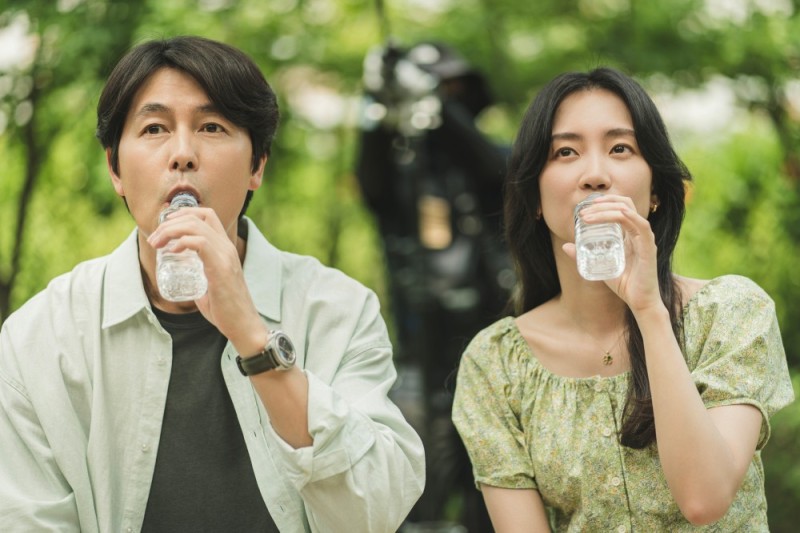 #TellMeThatYouLoveMe behind still cut