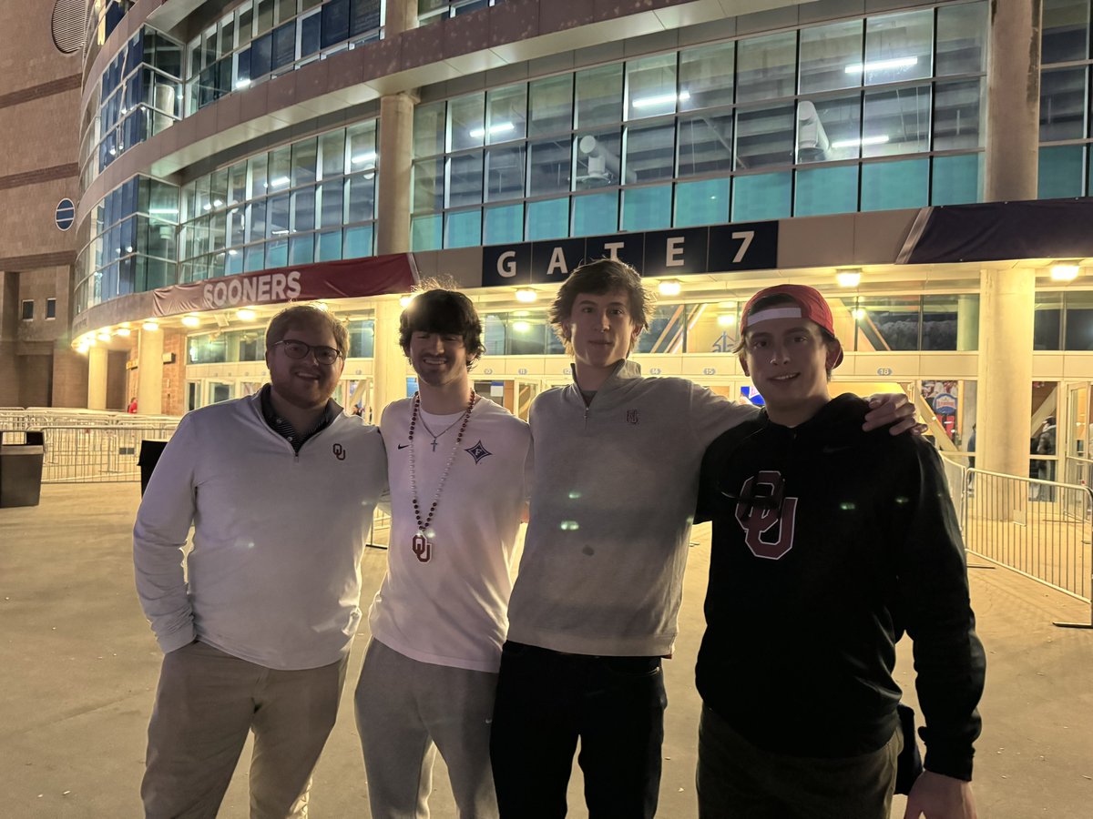 Charlotte Latin Football (@footballlatin) on Twitter photo A few of our former guys out in San Antonio supporting <a href="/62BenAnderson/">Ben Anderson</a> and The Sooners in the Alamo Bowl
#FlyWithTheFlock | #GoHawks A few of our former guys out in San Antonio supporting <a href="/62BenAnderson/">Ben Anderson</a> and The Sooners in the Alamo Bowl
#FlyWithTheFlock | #GoHawks