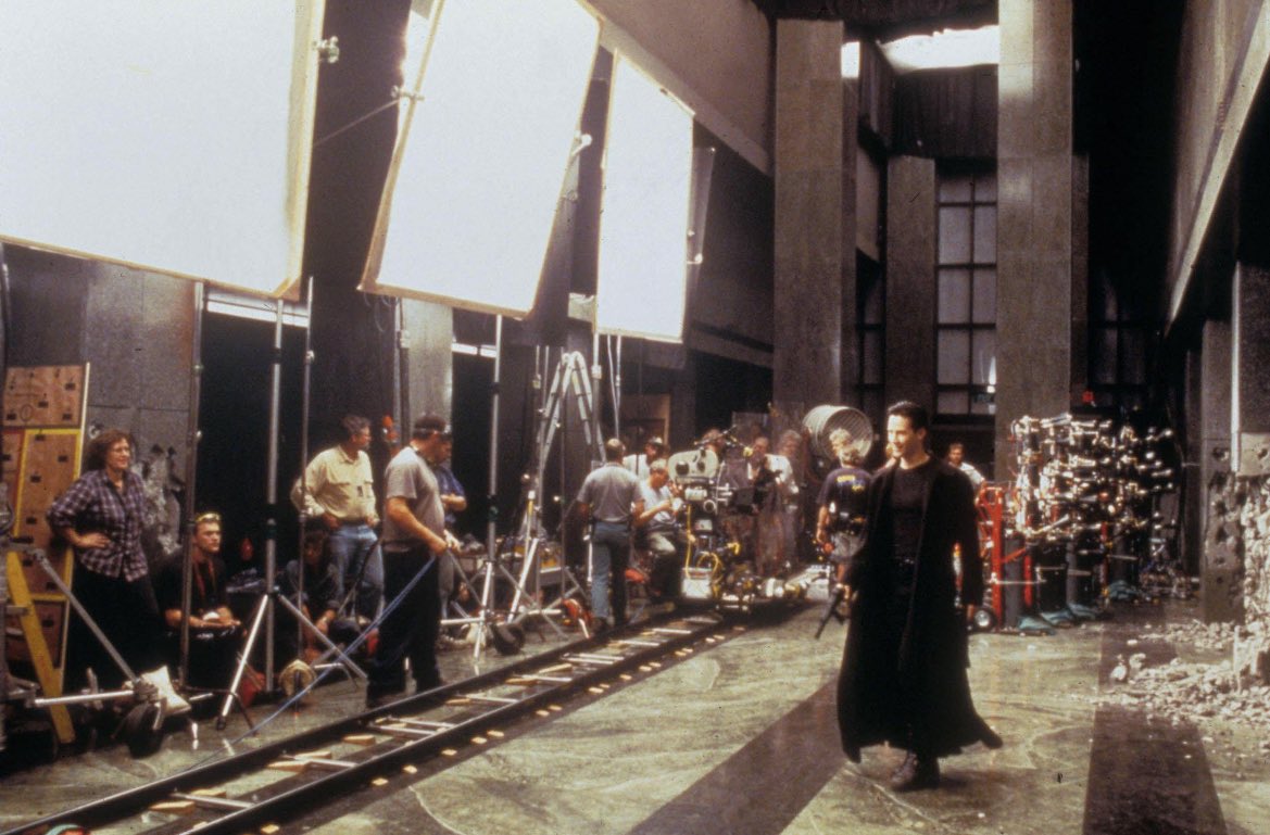 Filmesthetic1's tweet photo. From the sets of “The Matrix” (1999). https://t.co/95H6BdsLQr