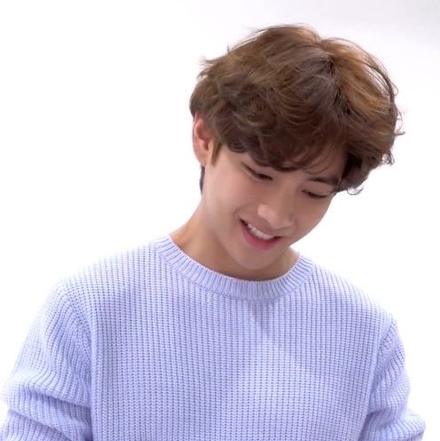 chimchimseven's tweet photo. Uma thread com vídeos do Tae só no modo tata mic pra gente morrer de amor https://t.co/hiup6hlbJJ