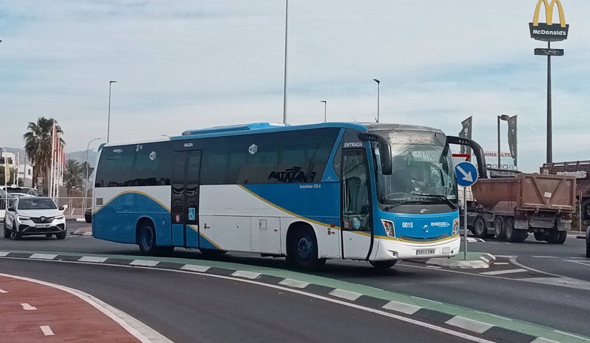 busbenidorm's tweet photo. 🚍: 15 Ex- N⁰ 105

🔄 : Sin servicio ( L12 ) 

♻️ : Avanza Bus Benidorm https://t.co/ymCEZDGe9N