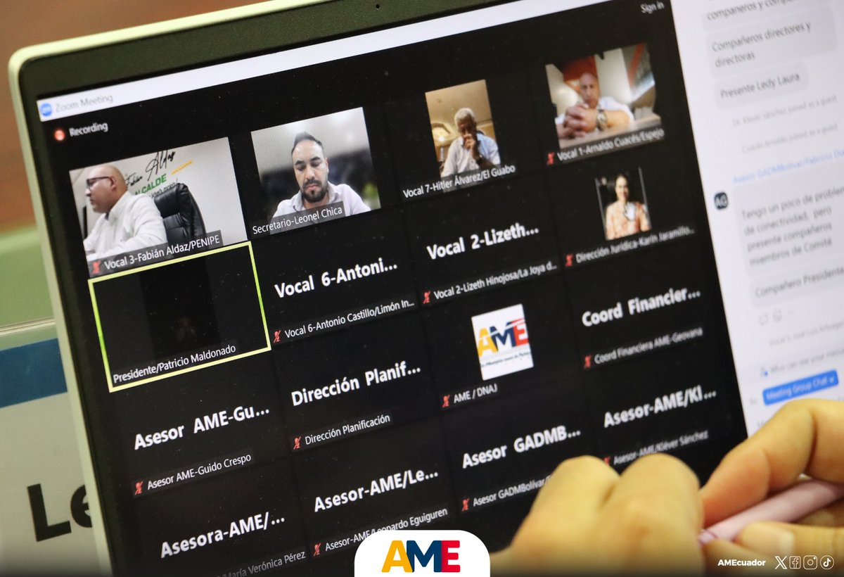 🧵Participó el Comité Ejecutivo con los Alcaldes/as: 

Vicepresidentas: <a href="/LEDYLAURAMUNOZ/">LEDY LAURA MUÑOZ</a>, <a href="/bolivarmanabi/">Alcaldía de Bolívar</a> y Lizeth Hinojosa, <a href="/GadSacha/">Municipio Sacha</a> 

Vocales: Arnaldo Cuacés, #Espejo; Fabián Aldaz, #Penipe, Antonio Castillo, #LimónIndanza, José Luis Arteaga, #Chimbo y Hitler Álvarez, #ElGuabo.