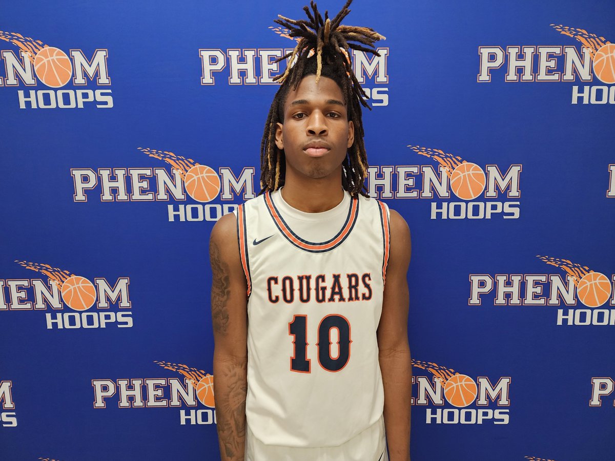 2025 Jaydon Terrell (Chambers) makes this team really balanced when he brings production like he is today. Good size, can knock down shots, and be effective in a variety of ways.  #PhenomNewYearsBash #PhenomHoops