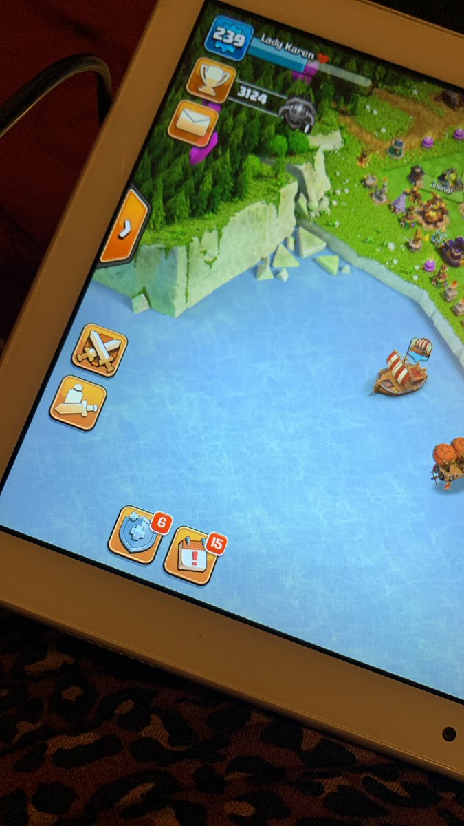 Yo queriendo volver a jugar…
-El juego 🫠🙄