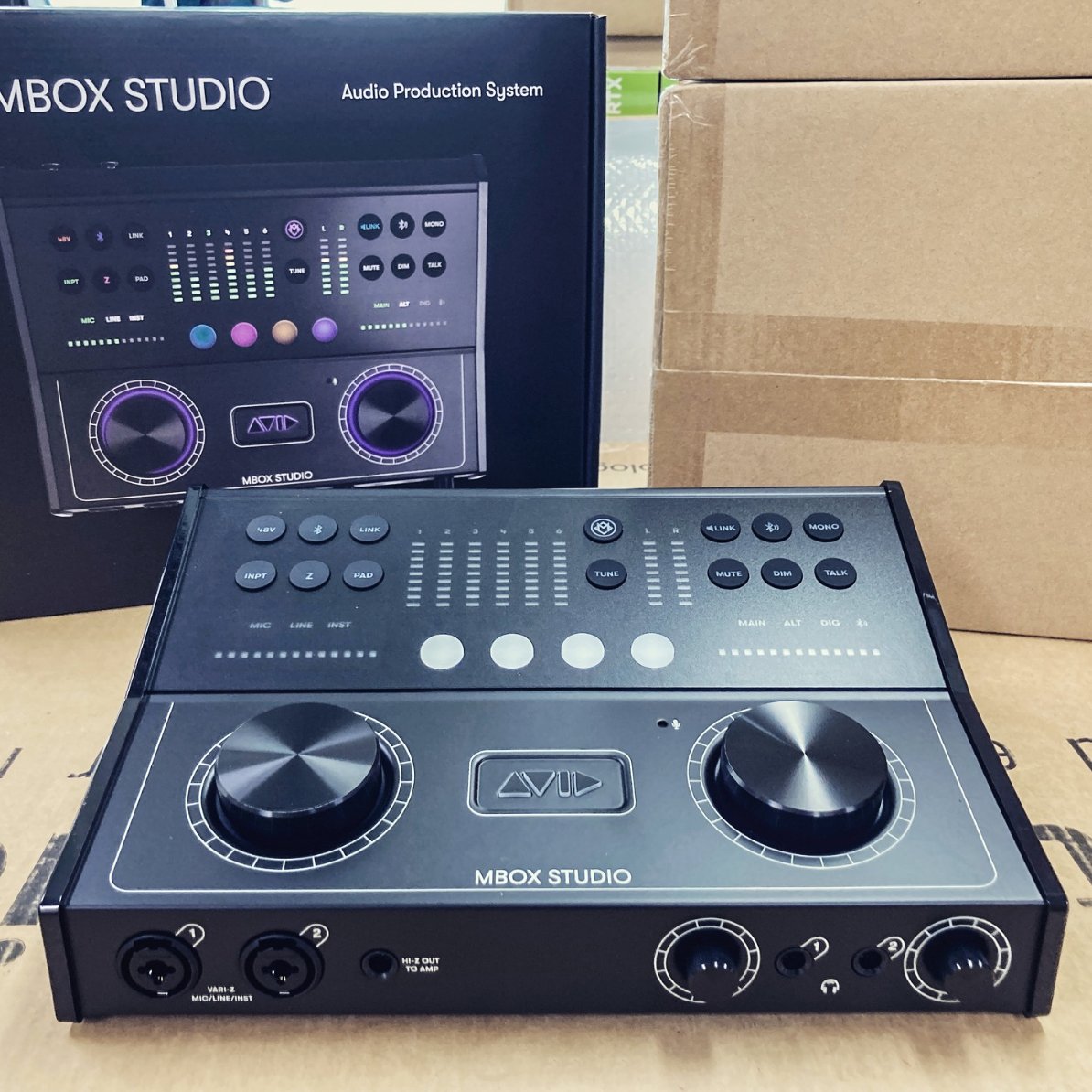 AvidProTools's tweet photo. 🎚️ Avid MBOX Studio
📷 https://t.co/83xk0ymHu5
▶️ https://t.co/Yz4iIciqCJ
#mboxstudio #mbox #mixing #recoring #audiogear #musicproduction #protools #avid https://t.co/z2a62pZsgF