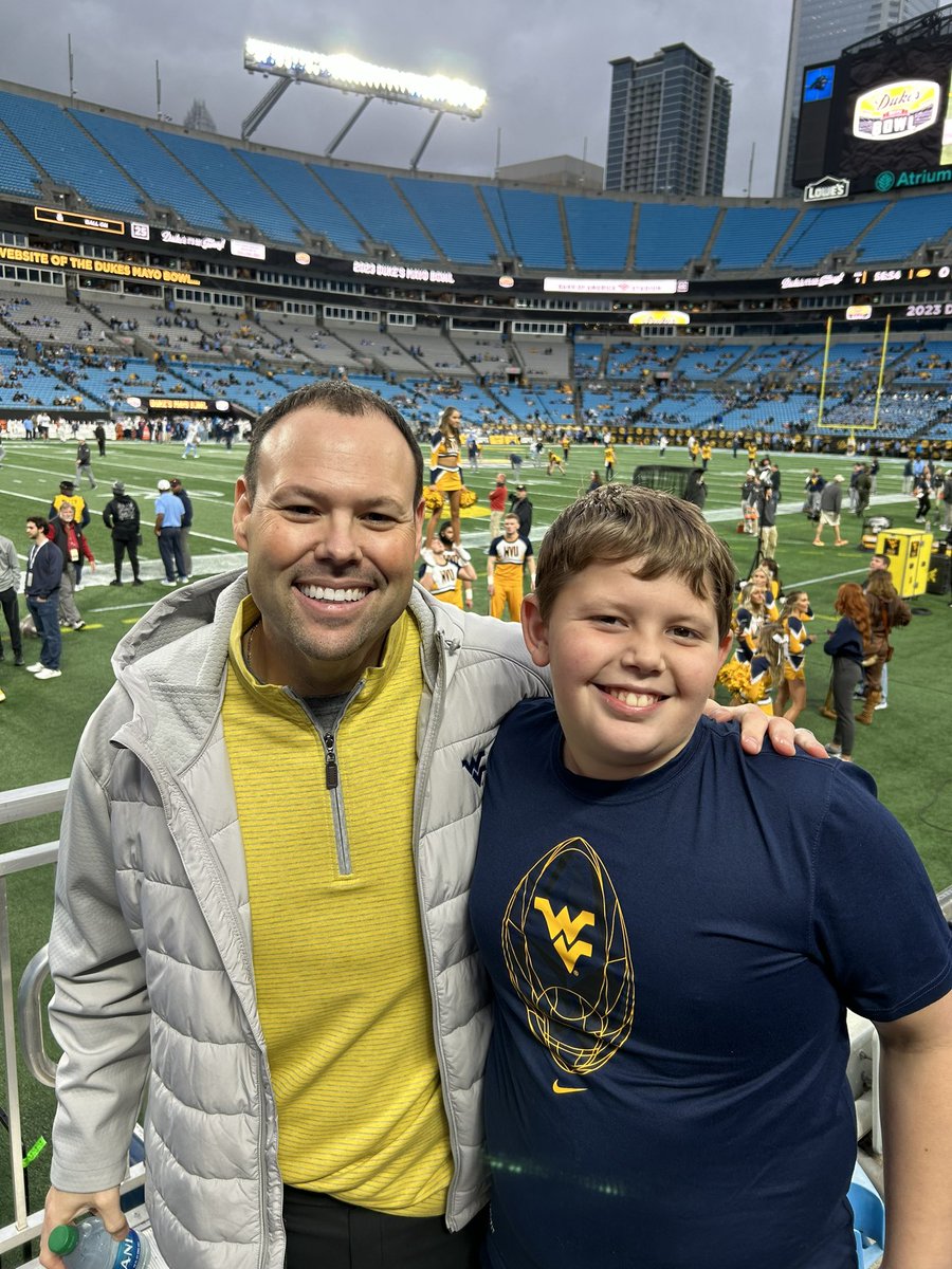 It’s not a @WVUfootball game if we don’t get a chance to talk with the 🐐! BEST AD IN THE COUNTRY! Appreciate everything you do @wrenbaker !!! @DukesMayoBowl
