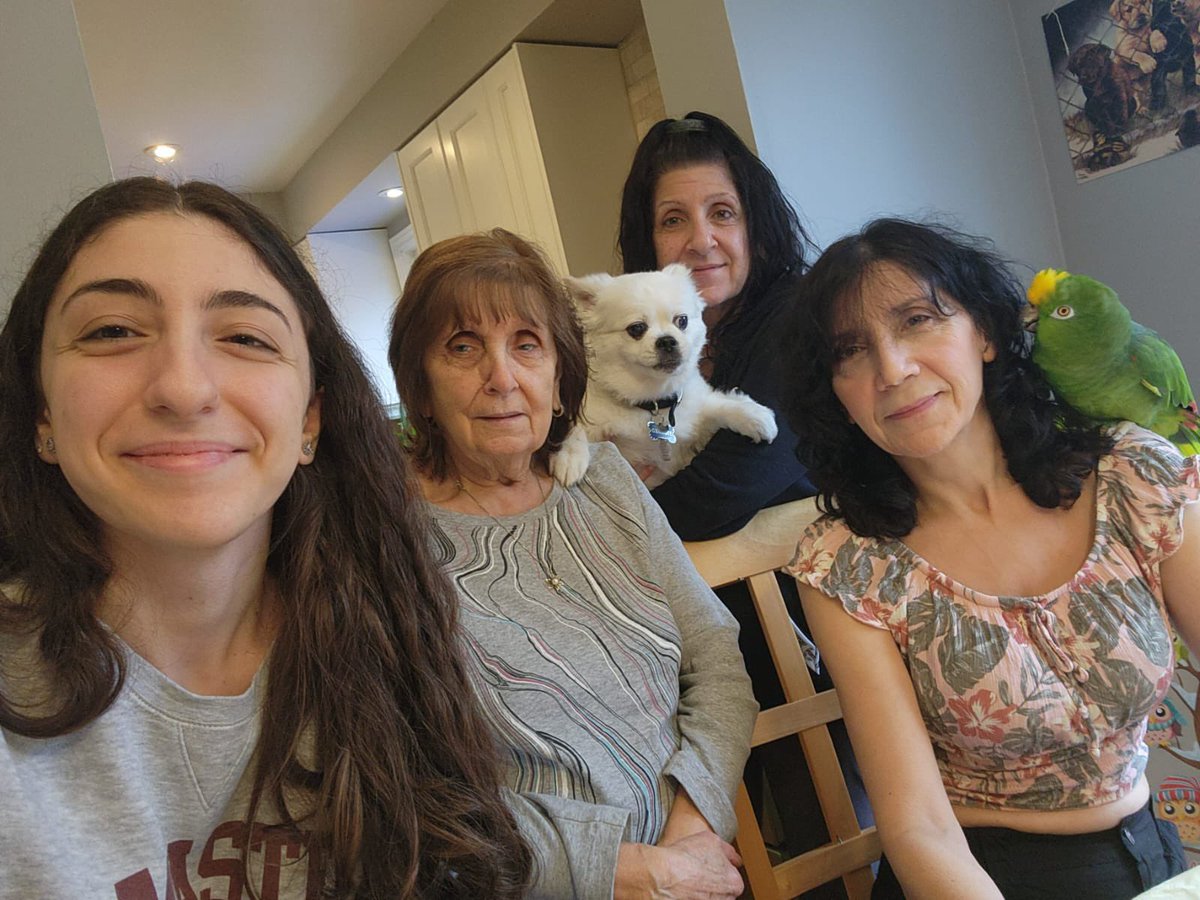 CashaSarah's tweet photo. Happy birthday mommy, love you so much ❤️ @MYCCUniverse https://t.co/aeACw2KM7j