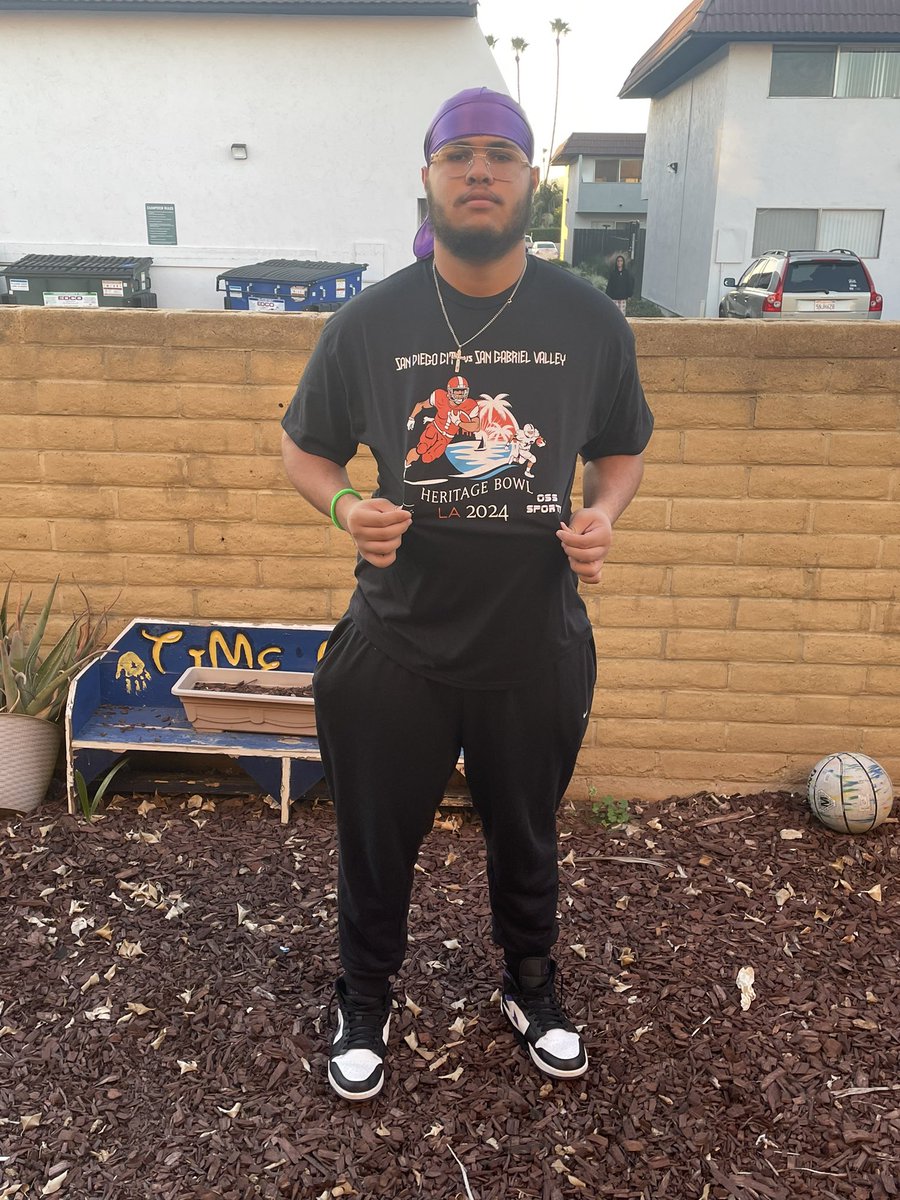Kenneth90622079's tweet photo. I’m excited to be playing in the Heritage bowl alongside some of my fellow teammates and the best in San Diego County @CoachDeeWinston @ECVfootball @boxsportstrain @UnkoJD @DwThaRbGuru https://t.co/aRCRTJxXZ3