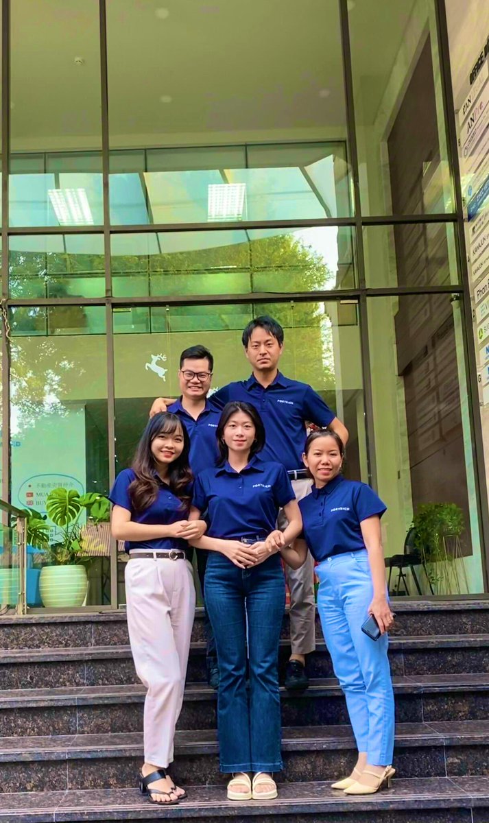 portrich_'s tweet photo. ベトナム🇻🇳法人の皆さんです！
海外連携も本格的に始まり、密なコミュニケーションが取れています。
来年も引き続き課題点や要望を出し合いシステムやサービスの改善に努めていきます！
お揃いのポロシャツ素敵🎶 https://t.co/qHWdXl1kXw