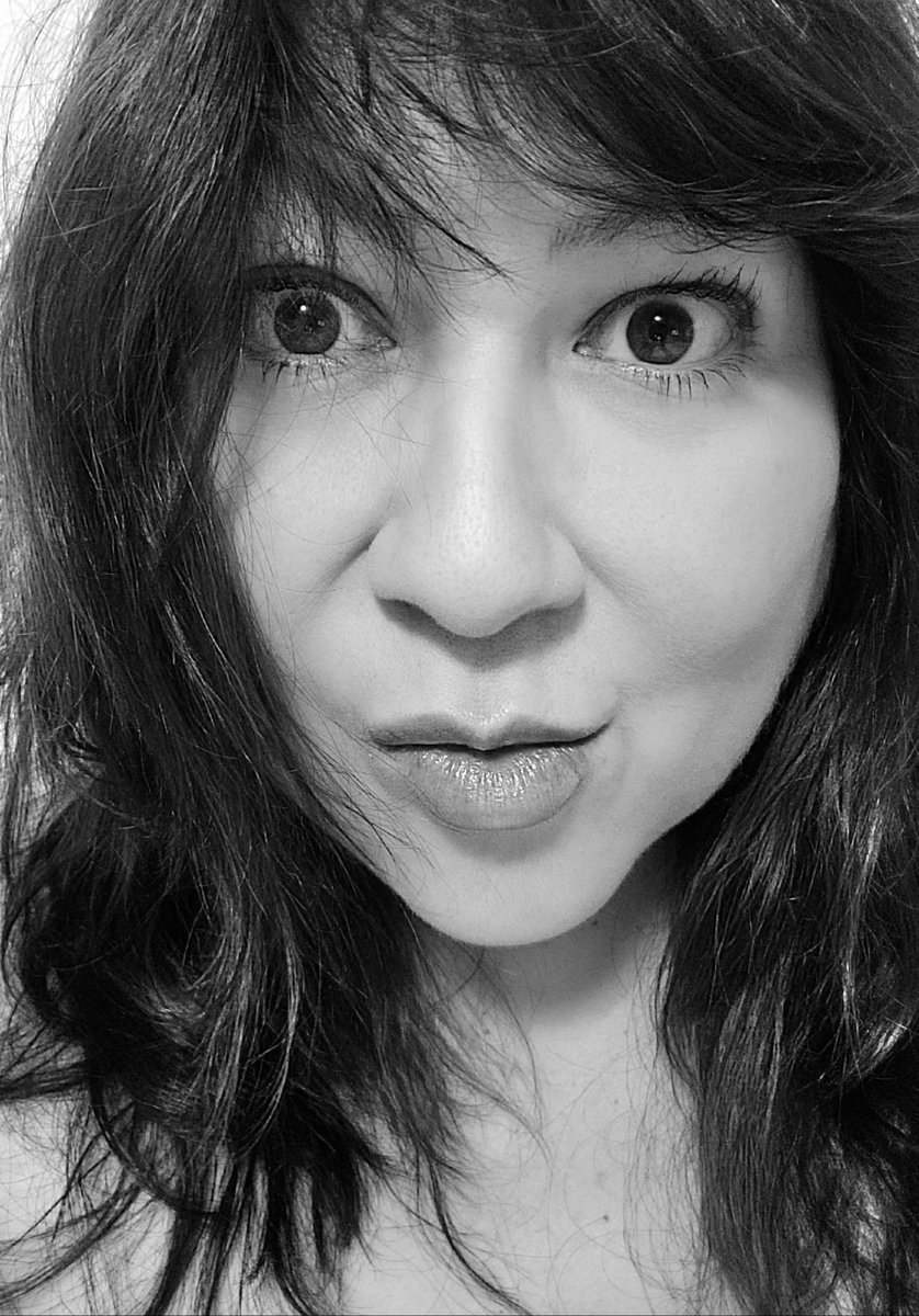 Latina_Schatje's tweet photo. Ok... @hhensell 😘 reminds me I've been lazy in my #reading so I need to get some #BookRecommendations for my 2024 #readlinglist -- I know one book is from a writer from Australia but I can't remember names so help an old broad out and send links to your book! https://t.co/Tf0Ca4dRQM